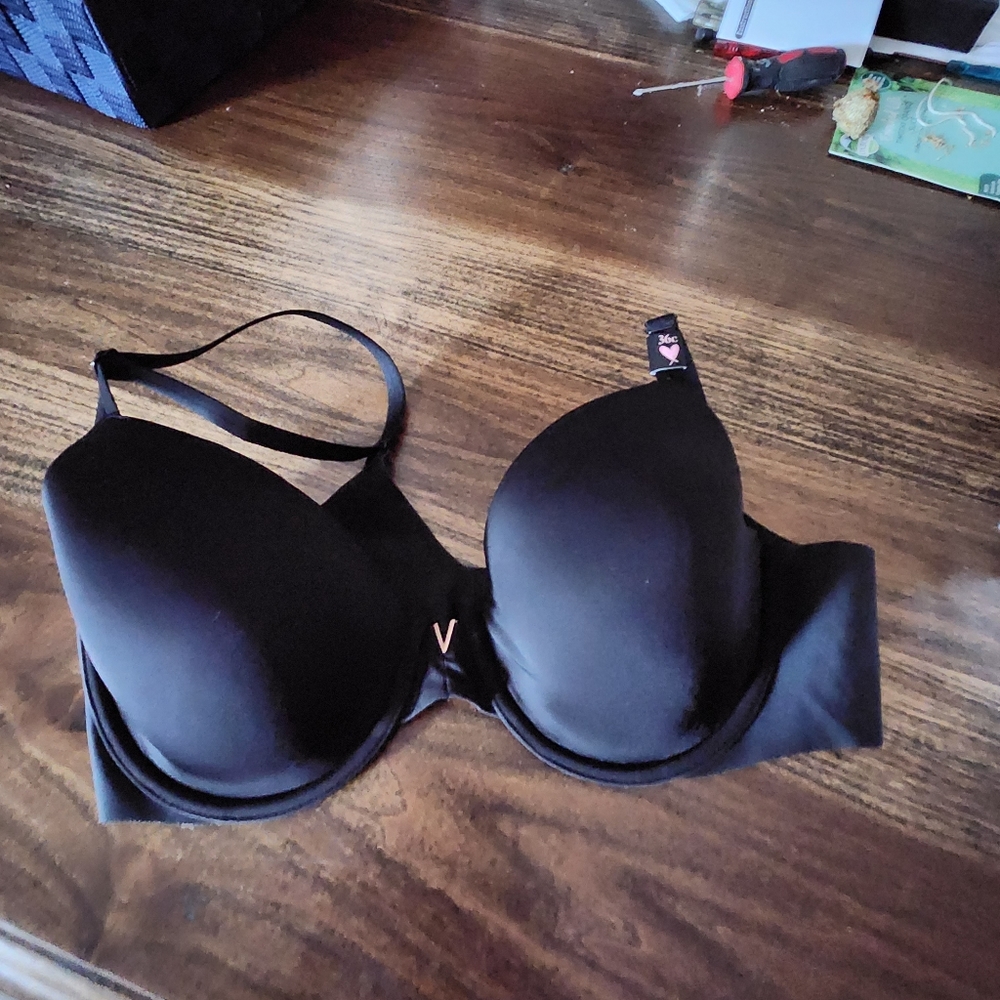 Vs 36c bra nwt